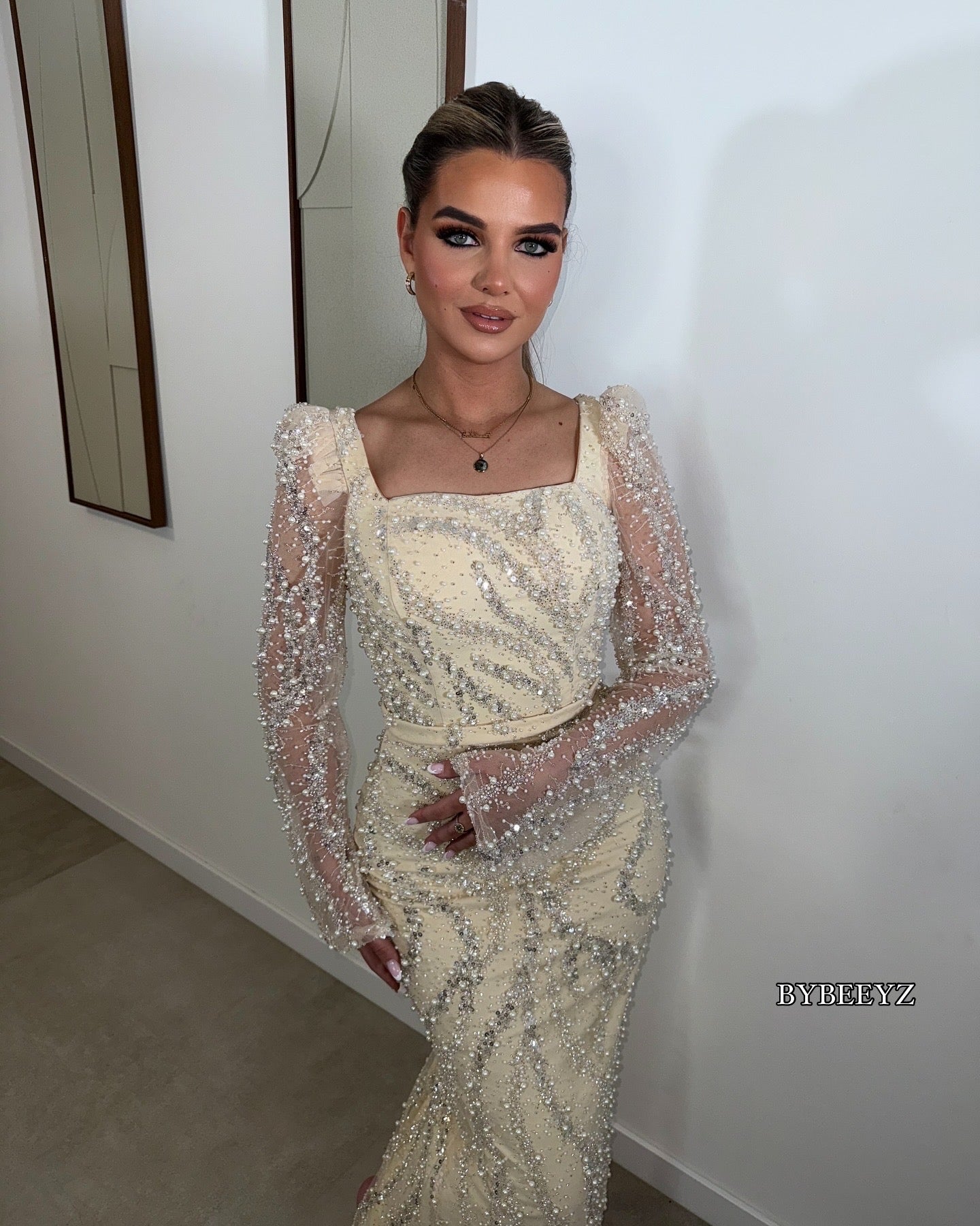 Doa dress light beige premium